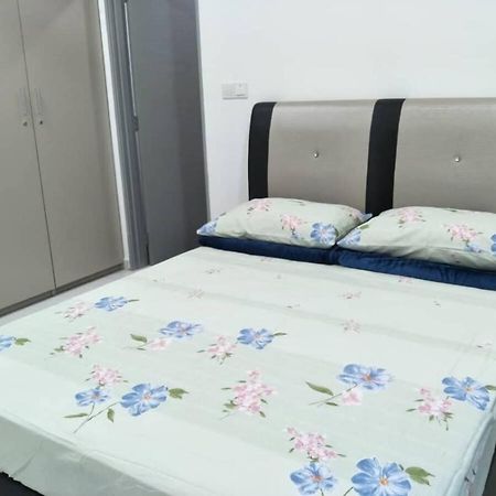 Mesahill Nilai 2 Room Condo - Fast Wifi, Amazing Pool & Tv Kültér fotó