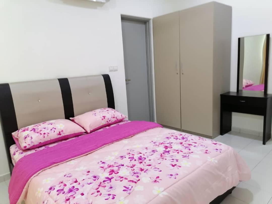 Mesahill Nilai 2 Room Condo - Fast Wifi, Amazing Pool & Tv Kültér fotó